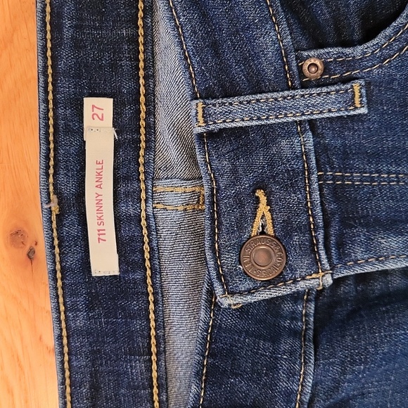 Levi's 711 Skinny Ankle Jeans - Medium Wash - 27" Waist - Picture 2 of 6